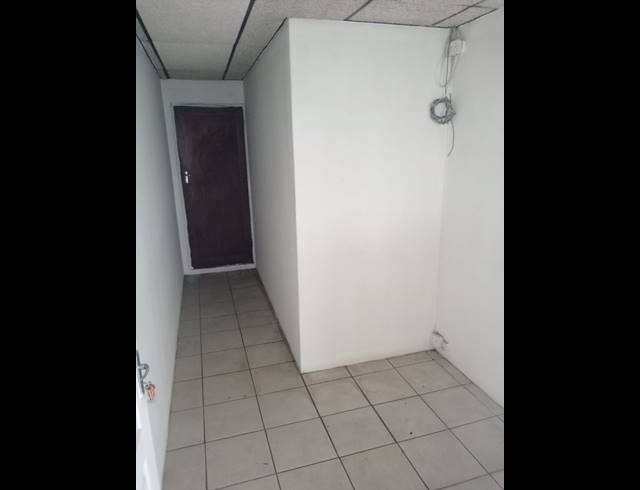 Office property to rent in ANDERBOLT